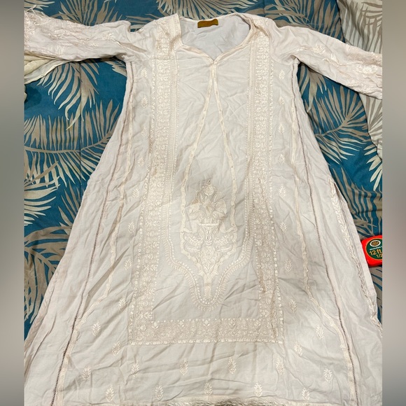 White cream sana Safinaz Kurta beautiful embroidery. - Picture 5 of 5